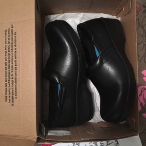 Dr Sholl’s slip resistant shoes